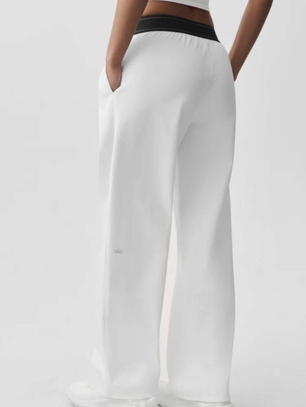 ALO Yoga Suit Up Trouser Regular💕White Straight Leg Comfortable🏐Small (S) - Picture 9 of 9